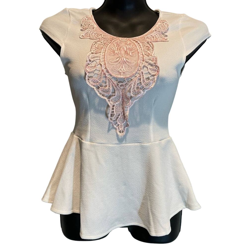 Must Have Brand White Peplum Top With Pink Appliqué - Size Small